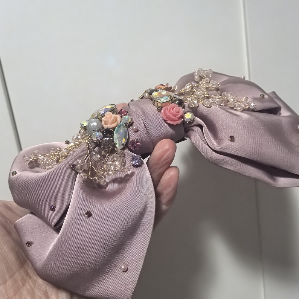 Elegant Lavender Hair Bow with Floral Embellishments - Picture 3 of 6